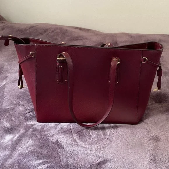 Michael Kors Voyager Medium Crossgrain Tote Bag